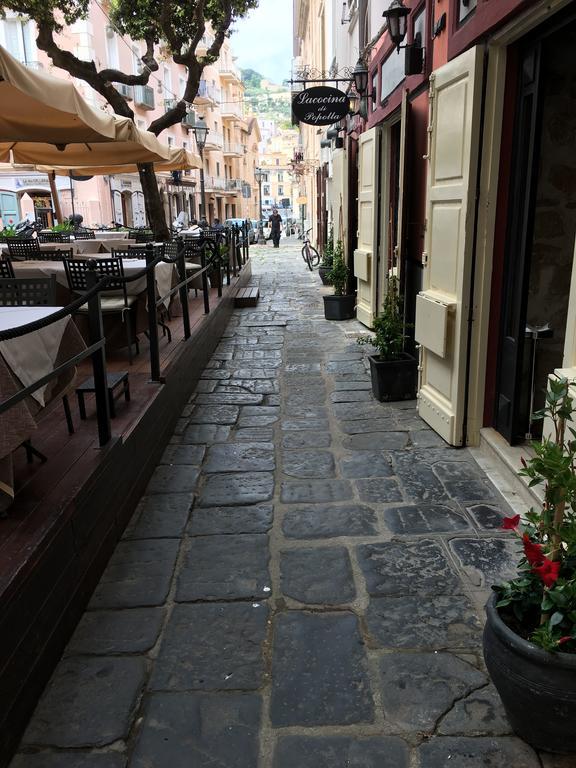 Almayer La Locanda Gaeta Exteriör bild